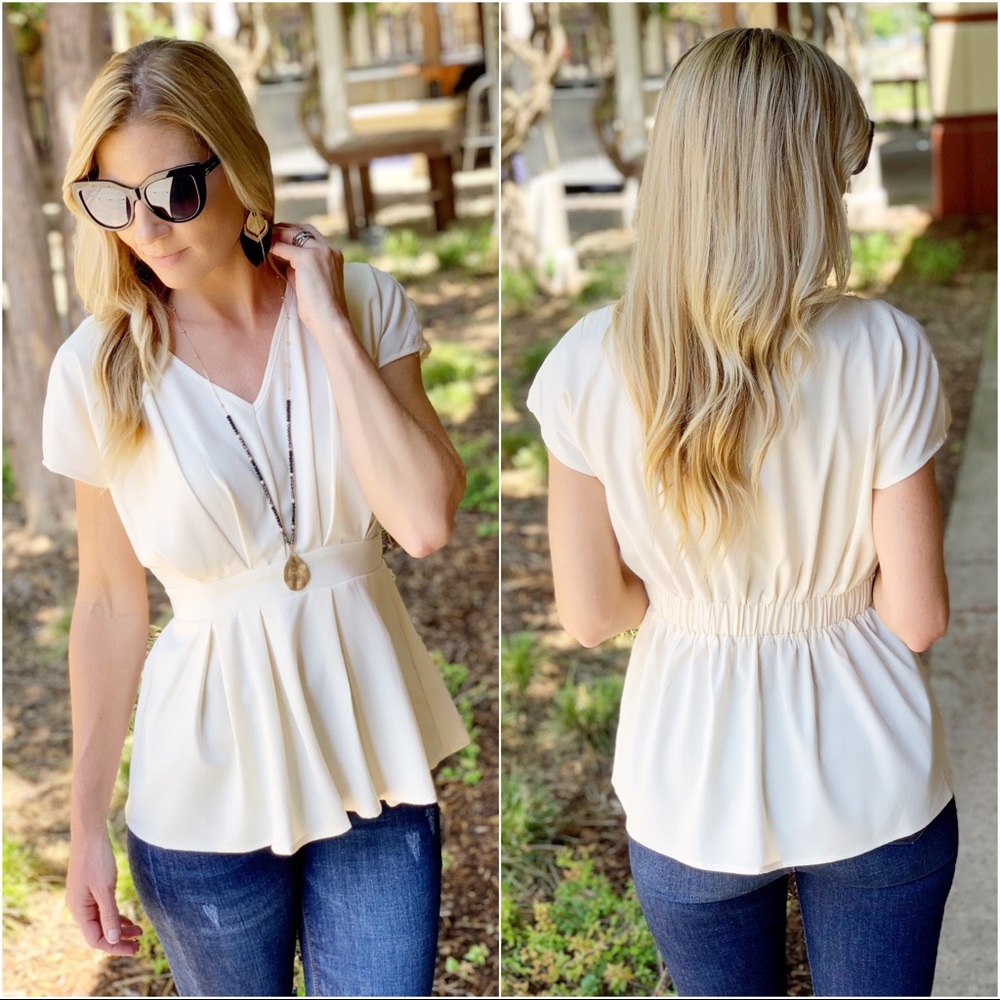✨LAST TWO✨Cream Pleated peplum style blouse - Picture 4 of 5